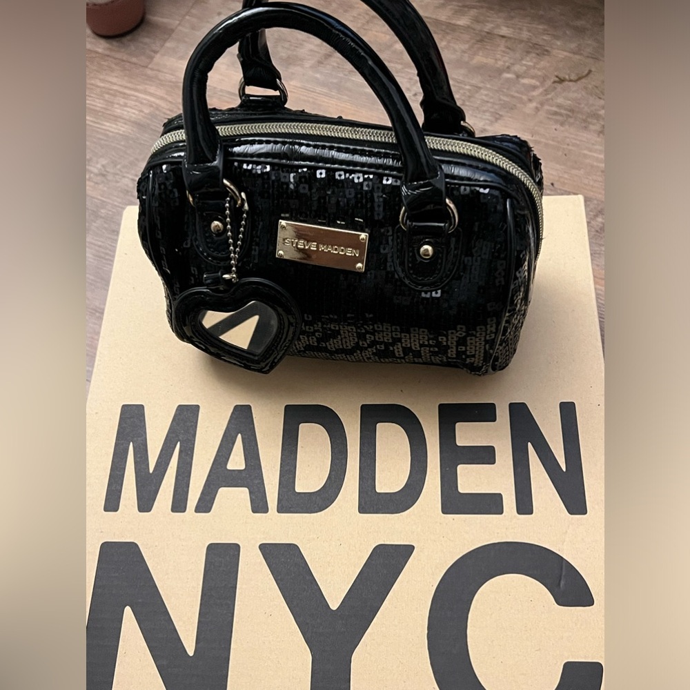 STEVE MADDEN NYC MINI BLACK SEQUIN PURSE